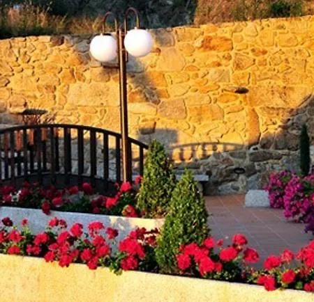 Guest house O Paxareco De Ay